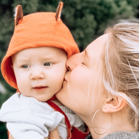 Meet your Posher, Madison - Picture 1 of 5